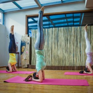 Las 5 mejores clases de yoga para niños en Sevilla